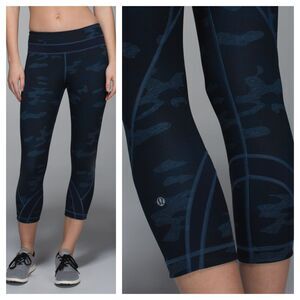 Lululemon Run Inspire Crop II Legging Luxtreme Lotus Camo Oil Slick Blue Size 12